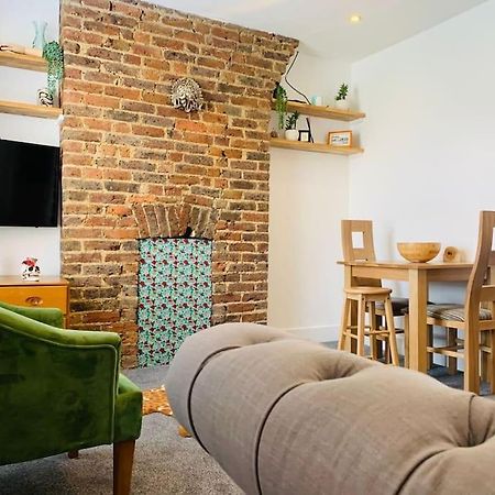 Funky 2 Bedroom Apartment In Town Centre Гастингс Экстерьер фото